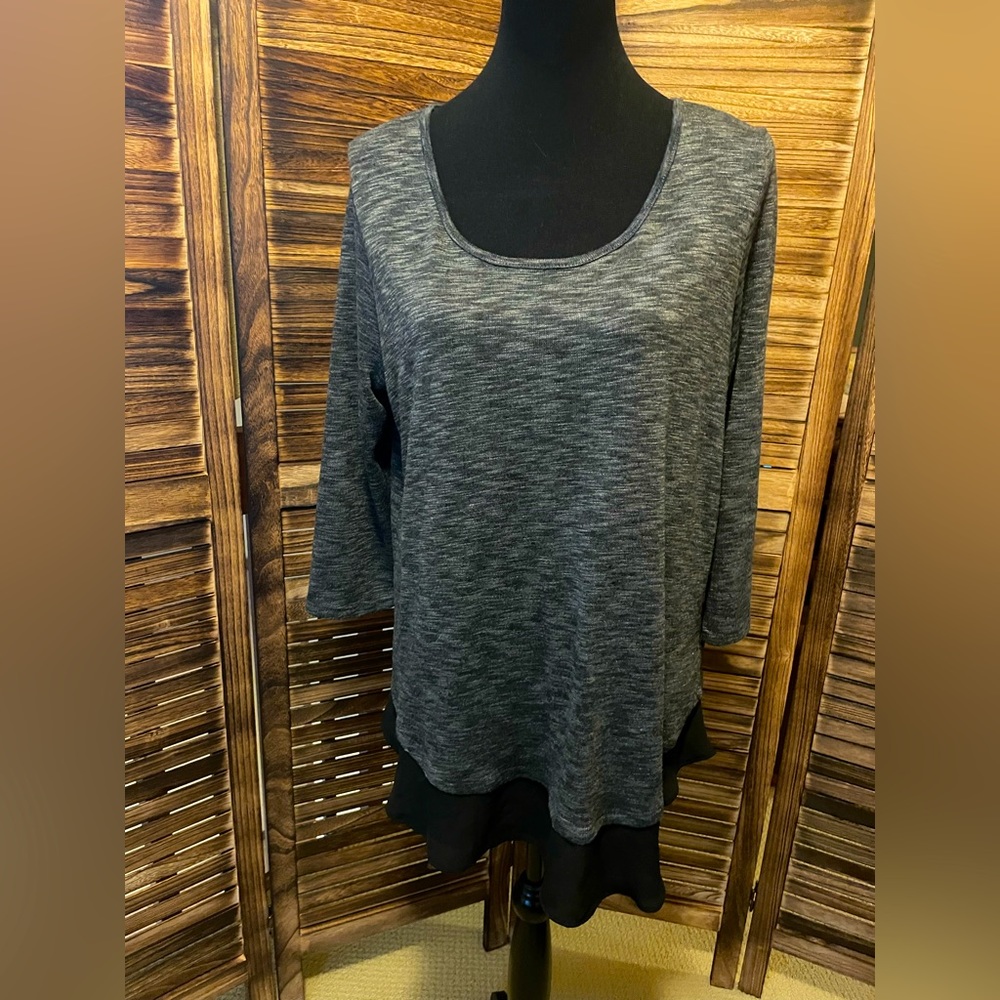 Green Envelope Gray Scoop Neck Sweater
